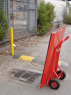 Systèmes d'obturation pour puits et bouches d'égouts